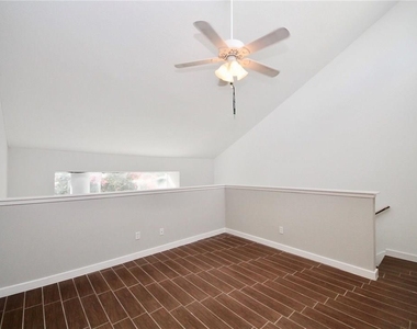 1600 West Ave - Photo Thumbnail 2