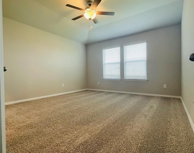 17809 Owl Tree Rd - Photo Thumbnail 3