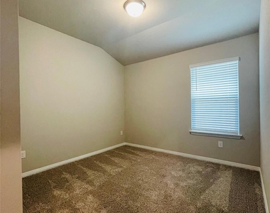 17809 Owl Tree Rd - Photo Thumbnail 11