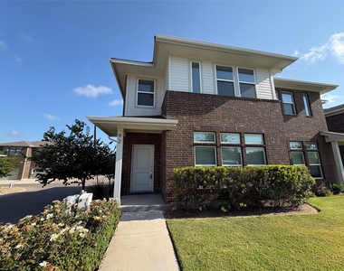605 W South St - Photo Thumbnail 17