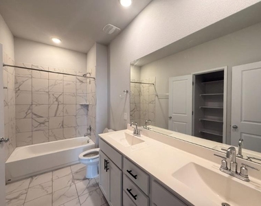 605 W South St - Photo Thumbnail 11