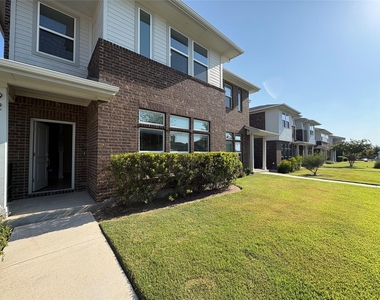 605 W South St - Photo Thumbnail 18