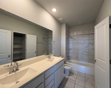 605 W South St - Photo Thumbnail 24