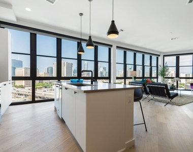 800 Embassy Dr - Photo Thumbnail 10