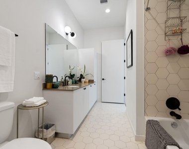 800 Embassy Dr - Photo Thumbnail 21