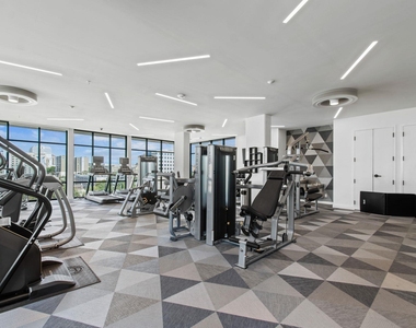 800 Embassy Dr - Photo Thumbnail 29