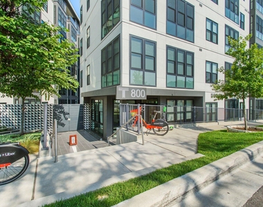 800 Embassy Dr - Photo Thumbnail 1