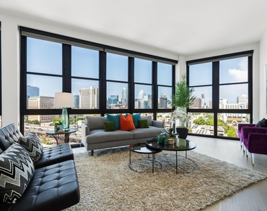 800 Embassy Dr - Photo Thumbnail 5