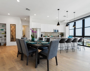 800 Embassy Dr - Photo Thumbnail 6