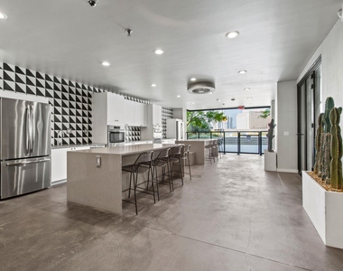 800 Embassy Dr - Photo Thumbnail 27