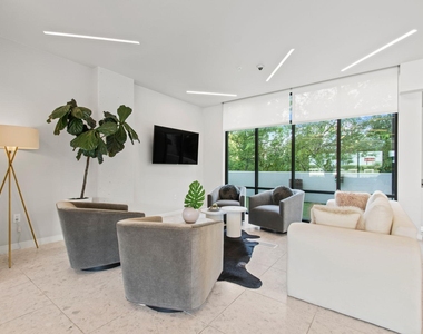 800 Embassy Dr - Photo Thumbnail 23