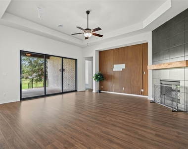 1336 Academy Oaks Dr - Photo Thumbnail 10