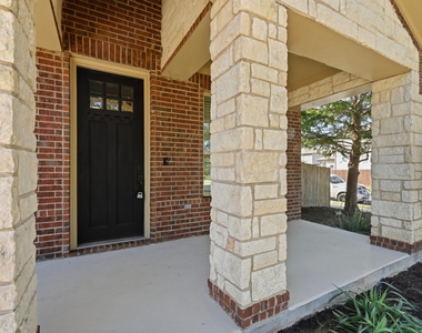 351 Wincliff Dr - Photo Thumbnail 2