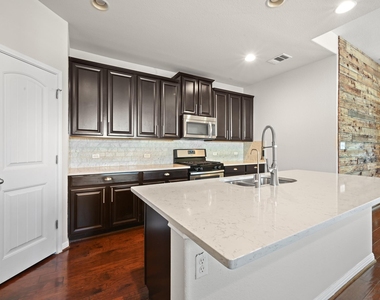351 Wincliff Dr - Photo Thumbnail 13