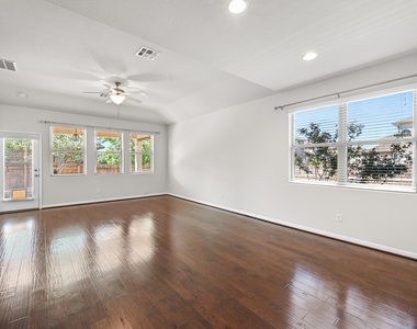 351 Wincliff Dr - Photo Thumbnail 4