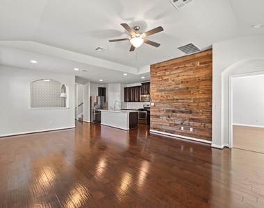 351 Wincliff Dr - Photo Thumbnail 10