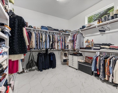 101 Onion Creek Ln - Photo Thumbnail 20