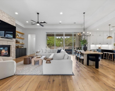 101 Onion Creek Ln - Photo Thumbnail 11