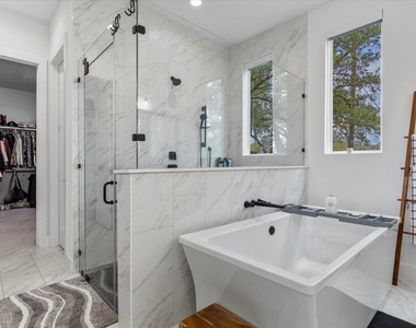 101 Onion Creek Ln - Photo Thumbnail 19