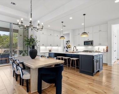 101 Onion Creek Ln - Photo Thumbnail 8