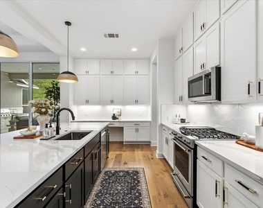 101 Onion Creek Ln - Photo Thumbnail 6