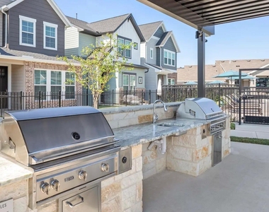 5300 Berkley Knoll Cir - Photo Thumbnail 18