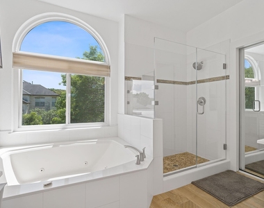 6905 Crosby Cir - Photo Thumbnail 17