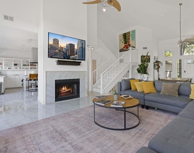 6905 Crosby Cir - Photo Thumbnail 2