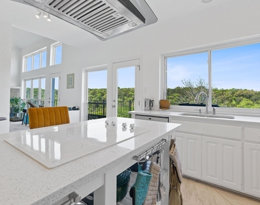 6905 Crosby Cir - Photo Thumbnail 7