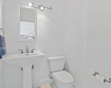 6905 Crosby Cir - Photo Thumbnail 11