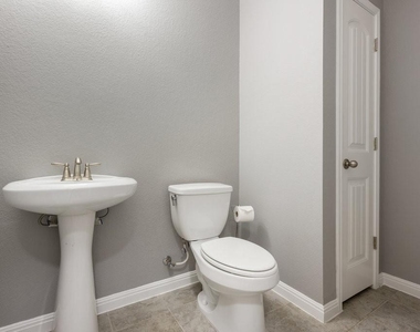 177 Diamond Point Dr - Photo Thumbnail 17