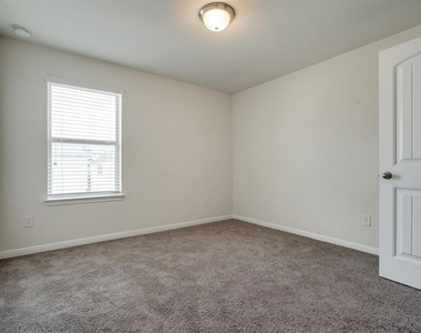 177 Diamond Point Dr - Photo Thumbnail 16