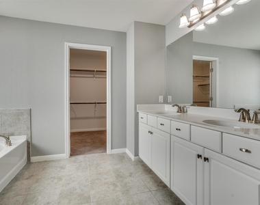 177 Diamond Point Dr - Photo Thumbnail 8