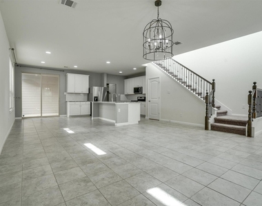 177 Diamond Point Dr - Photo Thumbnail 3