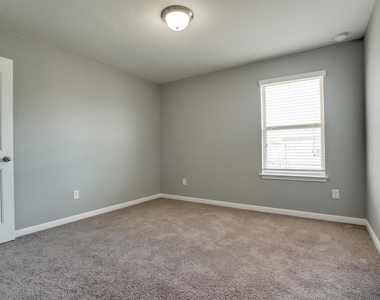 177 Diamond Point Dr - Photo Thumbnail 15