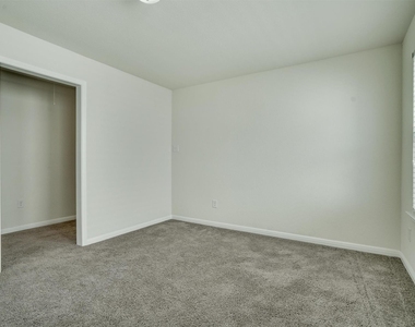 177 Diamond Point Dr - Photo Thumbnail 13
