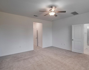 1109 Winnie Dr - Photo Thumbnail 10