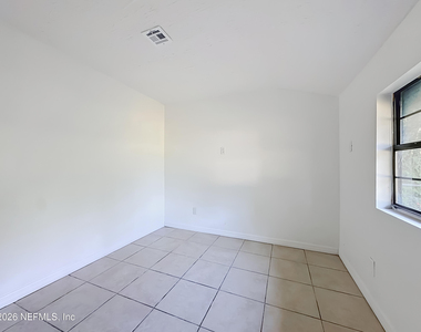 101 S Oakridge Avenue - Photo Thumbnail 10