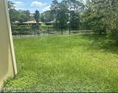 8280 Meadow Walk Lane - Photo Thumbnail 3