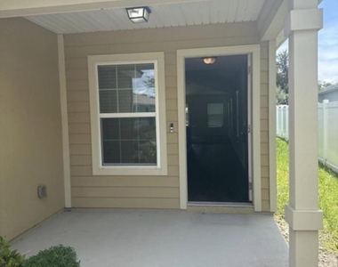 8280 Meadow Walk Lane - Photo Thumbnail 4