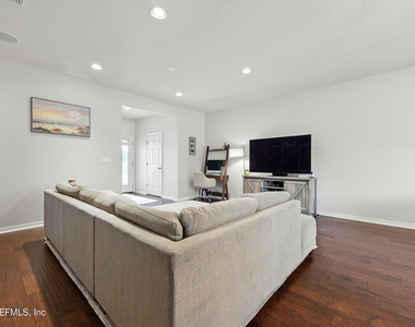 13964 Berryview Road - Photo Thumbnail 8