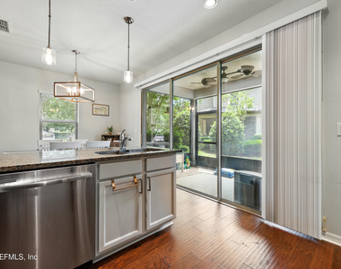 13964 Berryview Road - Photo Thumbnail 15