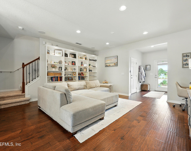 13964 Berryview Road - Photo Thumbnail 7