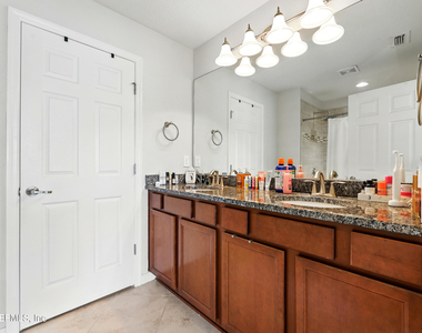 13964 Berryview Road - Photo Thumbnail 26