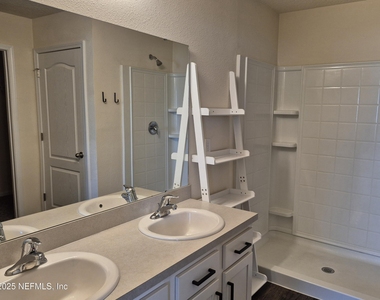 2537 Oak Stream Drive - Photo Thumbnail 7
