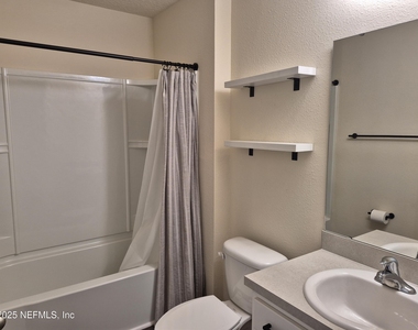 2537 Oak Stream Drive - Photo Thumbnail 8