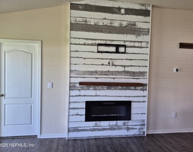 2537 Oak Stream Drive - Photo Thumbnail 3