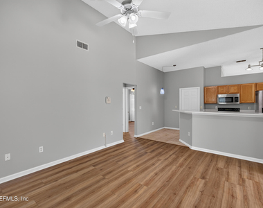9256 Dale View Lane W - Photo Thumbnail 13