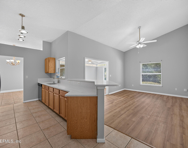 9256 Dale View Lane W - Photo Thumbnail 11