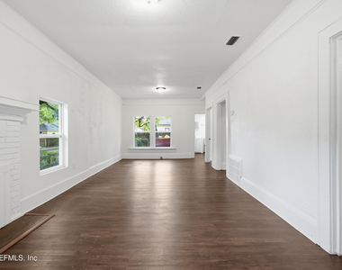 357 Crystal Street - Photo Thumbnail 5